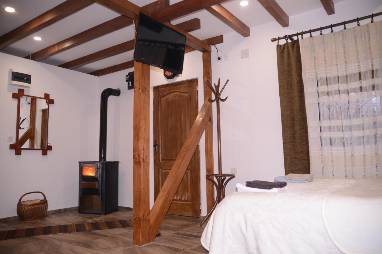 Villa Vikend Kuca Maksimovic à Mataruska Banja Extérieur photo
