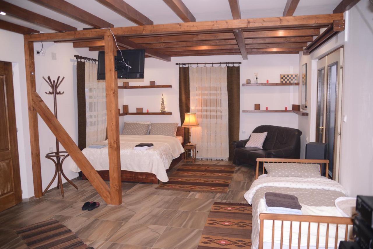 Villa Vikend Kuca Maksimovic à Mataruska Banja Extérieur photo